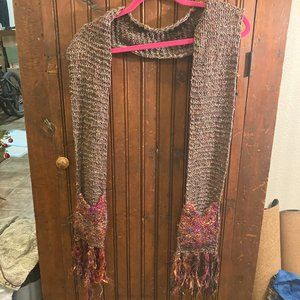 Artisanal scarf with pockets